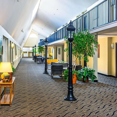 Quality Inn & Suites Garden Of The Gulf Summerside Exterior photo