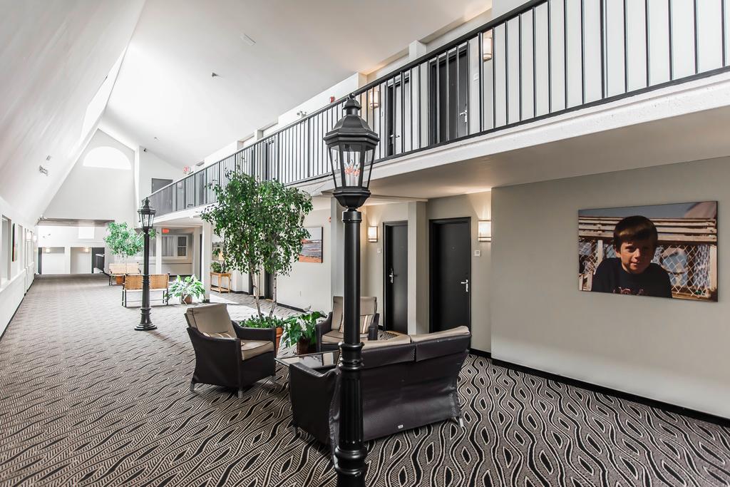 Quality Inn & Suites Garden Of The Gulf Summerside Exterior photo