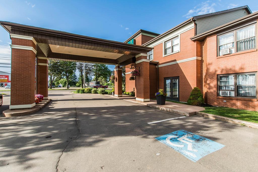 Quality Inn & Suites Garden Of The Gulf Summerside Exterior photo