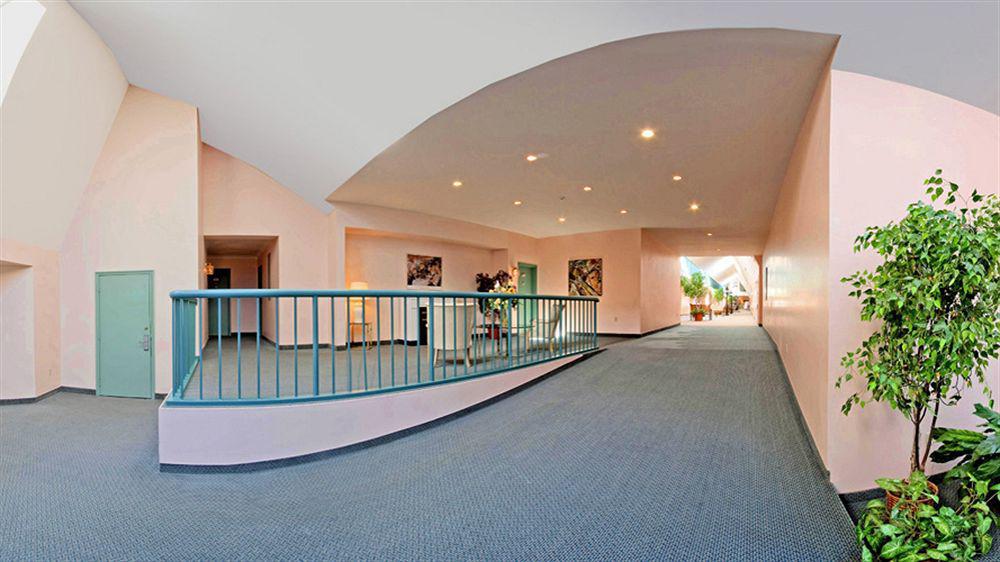 Quality Inn & Suites Garden Of The Gulf Summerside Exterior photo